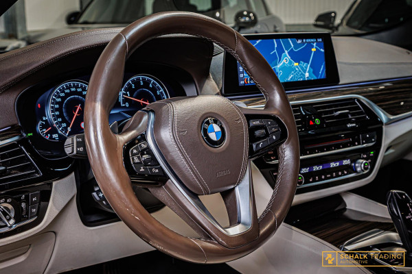 BMW 5 Serie 530i H&K|NAP|360Cam|Comfort stoel|HUD|Trekhaak