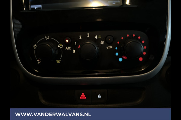 Renault Trafic 1.6 dCi 126pk L2H1 Euro6 Airco | Navigatie | Trekhaak | Cruisecontrol | Parkeersensoren Dakdragers, Bijrijdersbank