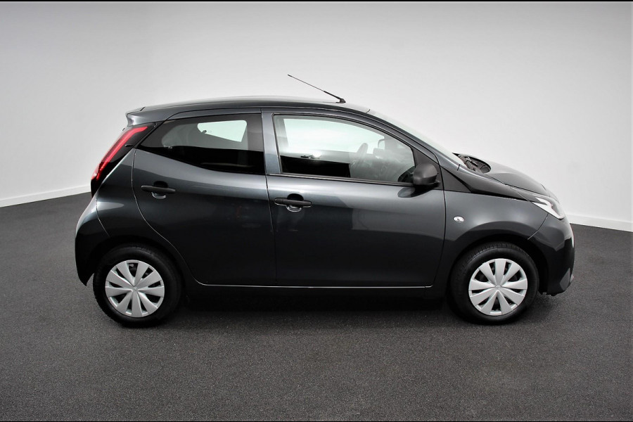 Toyota Aygo 1.0 VVT-i x-fun | Airco | Bluetooth | Led | 5 deurs