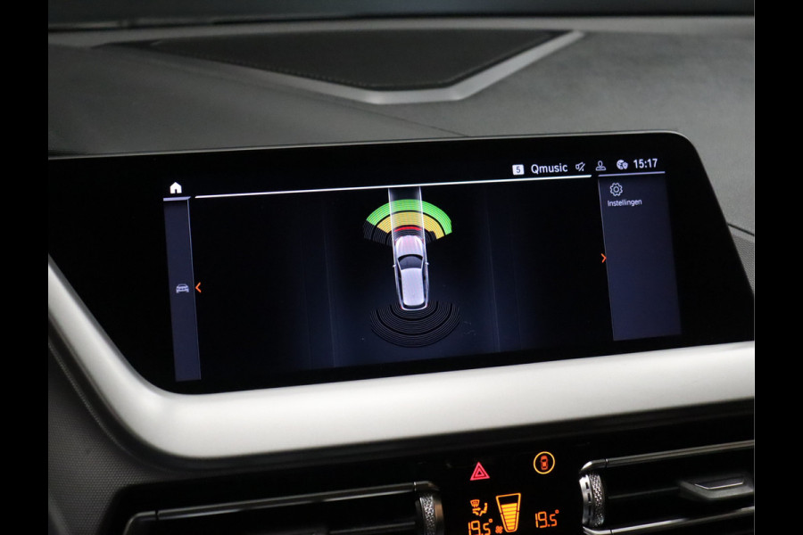 BMW 1-serie 116i Business Edition [DIGITAL DASH, CRUISE CONTROL, APPLE CARPLAY, PDC V+A, STUUR EN STOELVERWARMING, CLIMATE CONTROL, NAVIGATIE, NIEUWSTAAT]