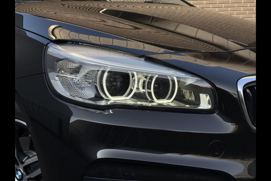 BMW 2 Serie Active Tourer 218i Sport | Sportleder | Head Up | Camera | Adaptive LED |Navi Plus | HiFi Premium