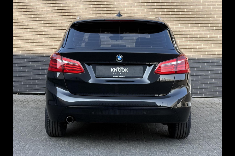 BMW 2 Serie Active Tourer 218i Sport | Sportleder | Head Up | Camera | Adaptive LED |Navi Plus | HiFi Premium