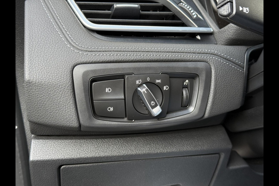 BMW 2 Serie Active Tourer 218i Sport | Sportleder | Head Up | Camera | Adaptive LED |Navi Plus | HiFi Premium