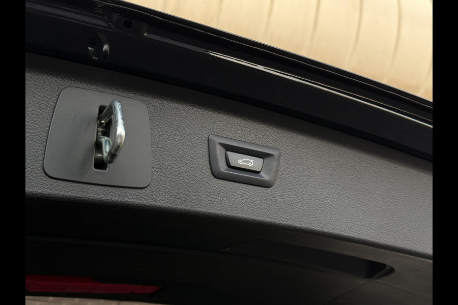 BMW 2 Serie Active Tourer 218i Sport | Sportleder | Head Up | Camera | Adaptive LED |Navi Plus | HiFi Premium