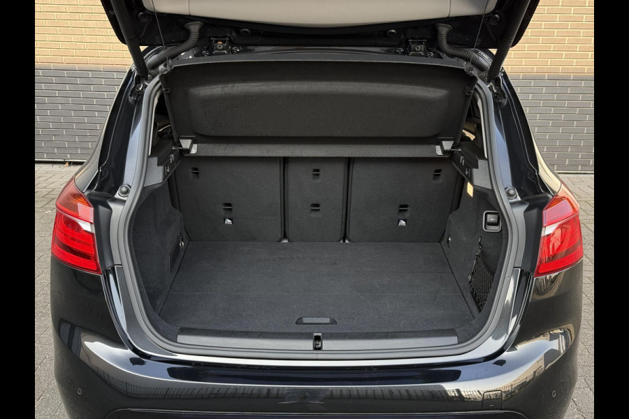 BMW 2 Serie Active Tourer 218i Sport | Sportleder | Head Up | Camera | Adaptive LED |Navi Plus | HiFi Premium