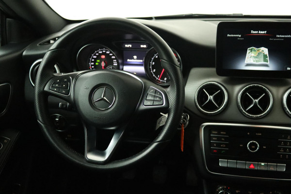 Mercedes-Benz CLA-Klasse 180 Lease Edition Plus (PARKEERSENSOREN, CRUISE CONTROL, NAVIGATIE, BLUETOOTH, NL-AUTO, GOED ONDERHOUDEN)