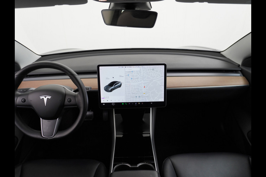 Tesla Model 3 SR+60kWh 325PK 18" AutoPilot FSD-computer 3 Premium Luidsprekers  Leer PanoDak Adaptive cruise Camera's Elektr.-Stuur+Stoelen+Sp Ecc Navigatiesysteem full map LED-a+v Comfortstoelen ACC Dual-ECC DAB Voorverwarmen interieur via App Keyless via Telefoonsleutel One-Pedal-Drive Orig. nlse auto tot 11kw laden thuis! Garantie Accu tot  05-11-2027 max 160.000km 1.584kg licht!