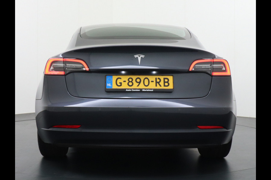 Tesla Model 3 SR+60kWh 325PK 18" AutoPilot FSD-computer 3 Premium Luidsprekers  Leer PanoDak Adaptive cruise Camera's Elektr.-Stuur+Stoelen+Sp Ecc Navigatiesysteem full map LED-a+v Comfortstoelen ACC Dual-ECC DAB Voorverwarmen interieur via App Keyless via Telefoonsleutel One-Pedal-Drive Orig. nlse auto tot 11kw laden thuis! Garantie Accu tot  05-11-2027 max 160.000km 1.584kg licht!