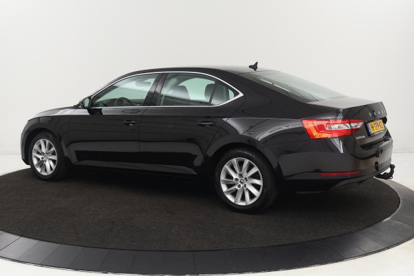 Škoda Superb 1.5 TSI Business Edition | Trekhaak | Stoelverwarming | Carplay | Camera | Full LED | Keyless | Navigatie | Memory