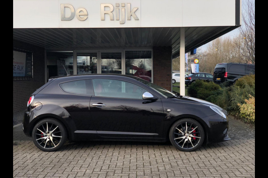 Alfa Romeo MiTo 1.4 T MultiAir Urban 192PK Automaat | Leder, Navi, PDC, Cruise, 18'' LMV, Allseason banden | Goed onderhouden! |