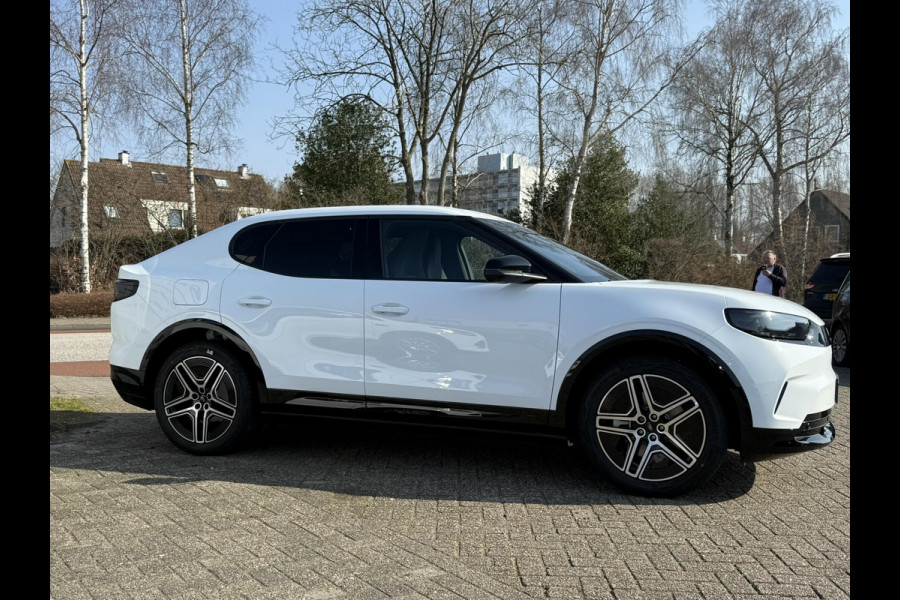Ford Capri Premium Extended Range RWD 77 kWh 285pk Ford Voorraad SCI | Elektrische Wegklapbare Trekhaak | Driver Assistance Pack | Frozen White