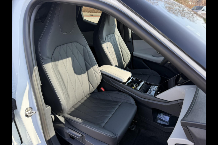 Ford Capri Premium Extended Range RWD 77 kWh 285pk Ford Voorraad SCI | Elektrische Wegklapbare Trekhaak | Driver Assistance Pack | Frozen White