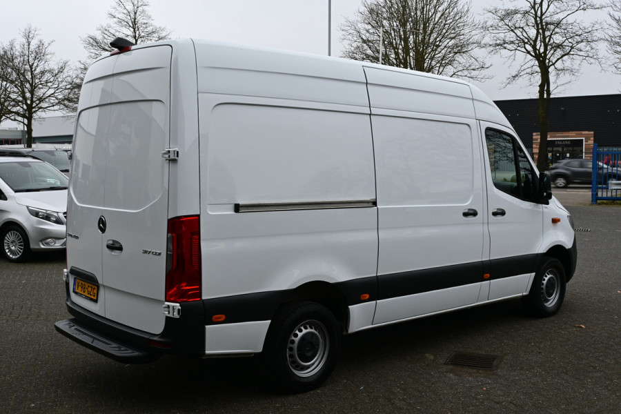 Mercedes-Benz Sprinter 317 CDI L2H2 MBUX met 360 Graden camera, Geveerde stoel