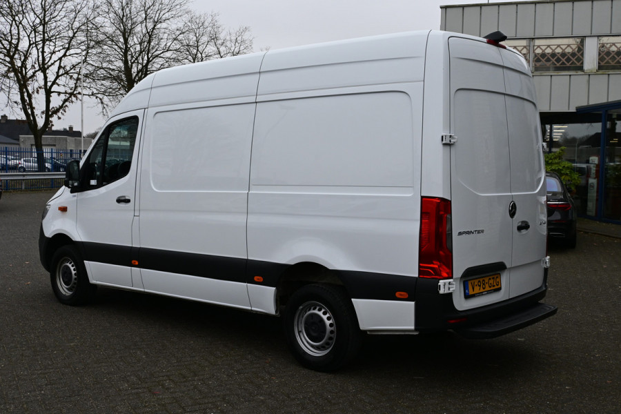 Mercedes-Benz Sprinter 317 CDI L2H2 MBUX met 360 Graden camera, Geveerde stoel