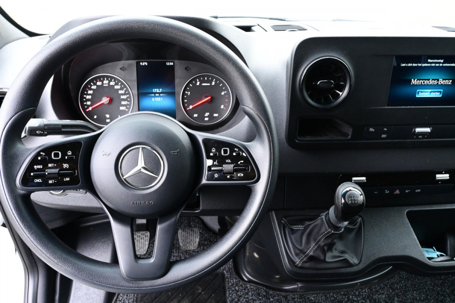 Mercedes-Benz Sprinter 317 CDI L2H2 MBUX met 360 Graden camera, Geveerde stoel