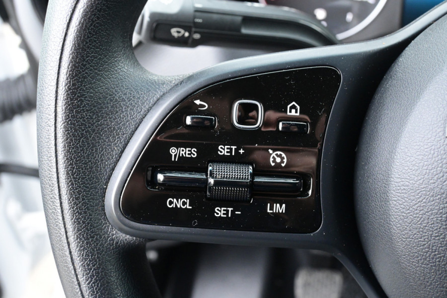 Mercedes-Benz Sprinter 317 CDI L2H2 MBUX met 360 Graden camera, Geveerde stoel