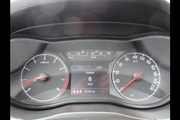 Opel Corsa 1.4 Favourite 5 Deurs Airco PDC