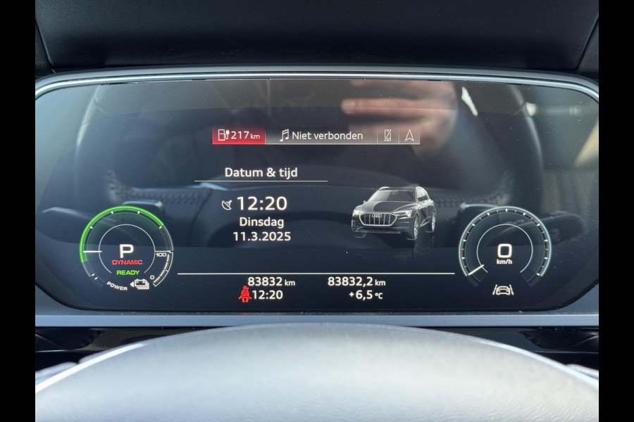 Audi e-tron e-tron 50 quattro Launch edition plus 71 kWh 2e Eigenaar,Navi,Clima,Cruise,Schuifdak,22" LM Velgen,Stoelverwarming,Trekhaak,Leder,BTW Auto,N.A.P,APK tot 12-2025