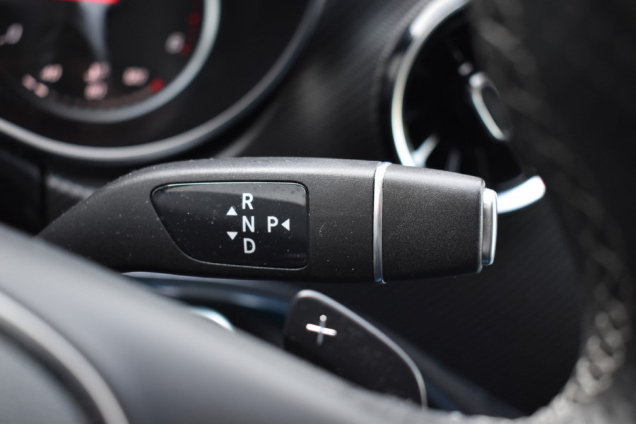 Mercedes-Benz V-Klasse 300d Lang DC Avantgarde Luchtvering Camera afneembare Trekhaak Carplay Stoelverwarming/koeling