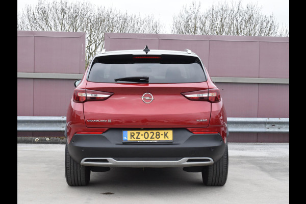 Opel Grandland X 1.2 Turbo Innovation 19" LM VELGEN | LEDEREN BEKLEDING | STOELVERKOELING | STOELVERWARMING| CARPLAY | ACHTERUITRIJCAMERA MET SENSOREN | E.C.C. | WINTERPAKKET |