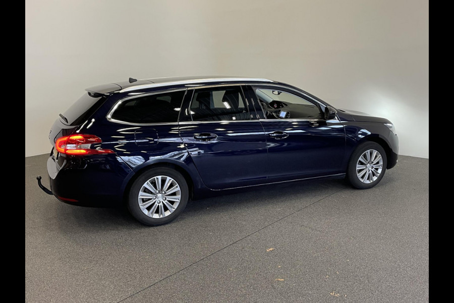 Peugeot 308 SW 1.2 PureTech 130 pk Aut. Blue Lease Premium Airco|ECC Navi PDC VA + Camera Full LED Panoramadak Trekhaak Comfortstoel+Massage Distributieriem vervangen bij 93891 km!