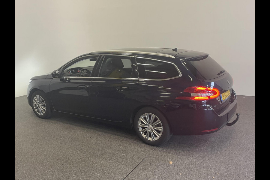 Peugeot 308 SW 1.2 PureTech 130 pk Aut. Blue Lease Premium Airco|ECC Navi PDC VA + Camera Full LED Panoramadak Trekhaak Comfortstoel+Massage Distributieriem vervangen bij 93891 km!