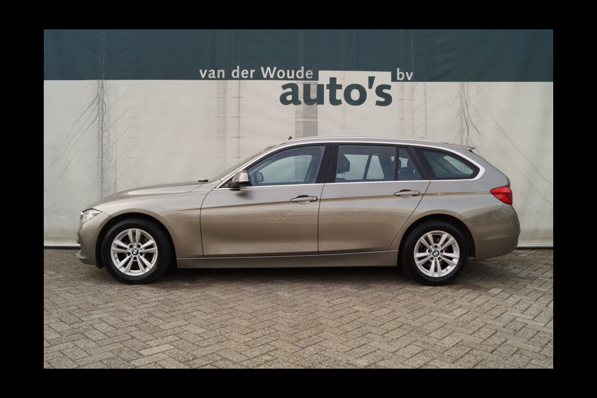 BMW 3 Serie Touring 318i Executive Automaat -LEER-PANO-LED-NAVI-ECC-PDC-