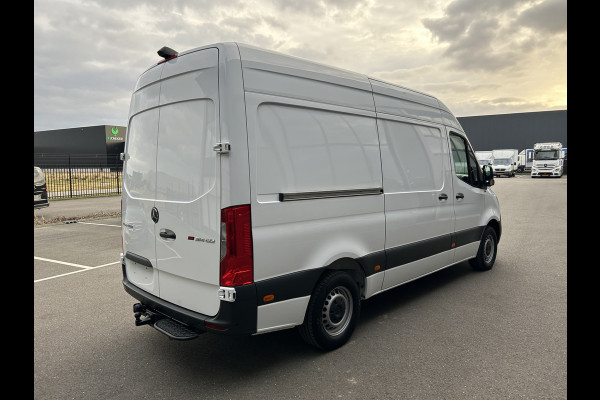 Mercedes-Benz Sprinter 314 CDI RWD L2 H2 MBUX / Trekhaak / Camera / Parkeersensoren / Navigatie / Cruise control / 270 Graden achterdeuren