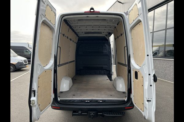 Mercedes-Benz Sprinter 314 CDI RWD L2 H2 MBUX / Trekhaak / Camera / Parkeersensoren / Navigatie / Cruise control / 270 Graden achterdeuren