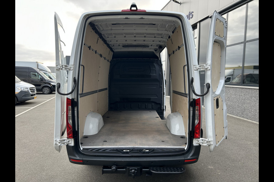 Mercedes-Benz Sprinter 314 CDI RWD L2 H2 MBUX / Trekhaak / Camera / Parkeersensoren / Navigatie / Cruise control / 270 Graden achterdeuren