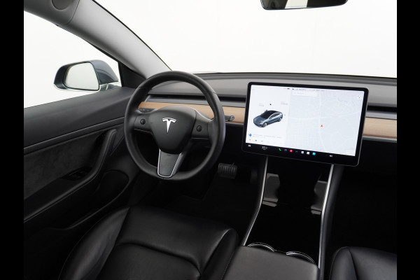 Tesla Model 3 SR+60kWh 325PK 19" AutoPilot Leer PanoDak Adaptive cruise Camera's Elektr.-Stuur+Stoelen+Spiegels+Geheugen+Easy-Entry+Verwarmde  Ecc Navigatiesysteem full map LED-a+v Comfortstoel(en) ACC Dual-ECC DAB Voorverwarmen interieur via App Keyless via Telefoonsleutel One-Pedal-Drive Orig. nlse auto tot 11kw laden thuis ! Garantie Accu tot  14-12-2027 max 160.000km 1584kg licht!