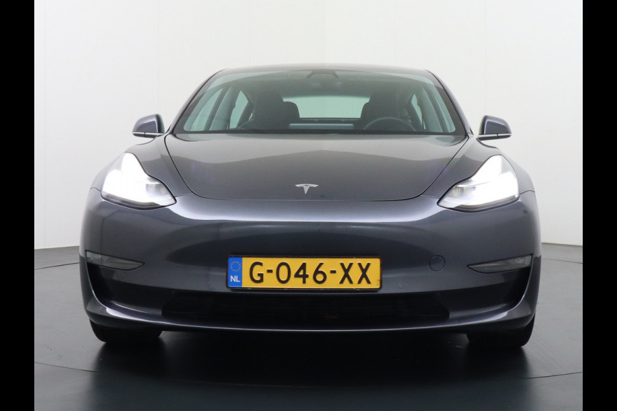 Tesla Model 3 Long Range 75kWh 2020 463PK 19" Mistl. Full-Self-Driving-Computer 3 Telefoon-Sleutel Premium Audio 4wd Lmv AutoPilot Panoramadak Stoel en achterbank verwarming Keyless Electr.Stoelen+Memory+Easy-Entry WiFi Origineel Nederlandse auto Grootste accu, Tot 16,5kwh thuis laden. Accu garantie tot 13-01-2028 / 192.000km