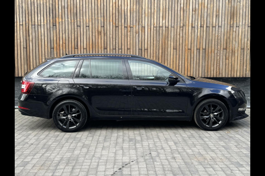 Škoda Octavia Combi 1.5 TSI Greentech Sport Business Automaat | Cruise control | Climate control | Trekhaak | Parkeersensoren achter | Zwart o