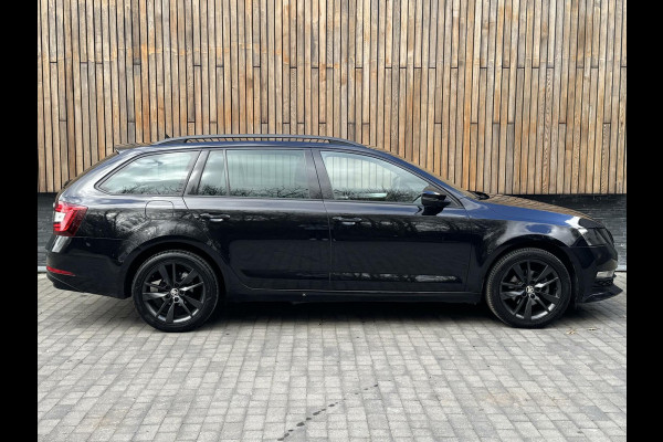 Škoda Octavia Combi 1.5 TSI Greentech Sport Business Automaat | Cruise control | Climate control | Trekhaak | Parkeersensoren achter | Zwart o