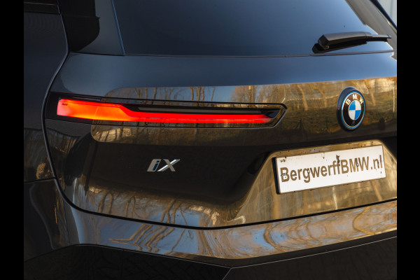 BMW iX xDrive50 - Driving Ass Prof - Sportpakket - Harman Kardon - Laserlight