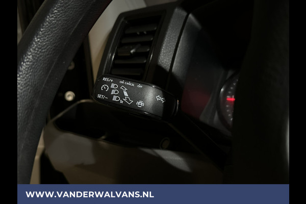 Volkswagen Crafter 2.0 TDI L3H3 L2H2 Euro6 Airco | Imperiaal | Cruisecontrol | Trekhaak Parkeersensoren, Sidebars, Bijrijdersbank, trap