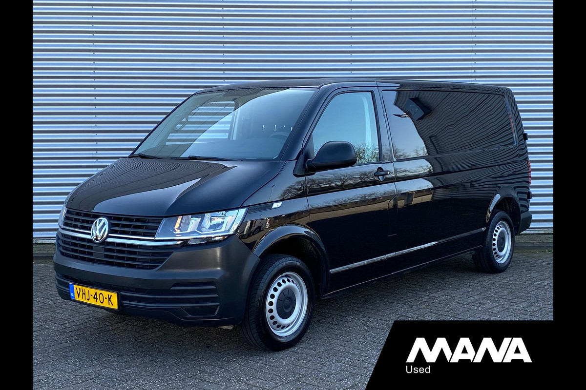 Volkswagen Transporter 2.0 TDI L2H1 110PK Airco Trekhaak Bluetooth Bijrijdersbank Laadruimte betimmering