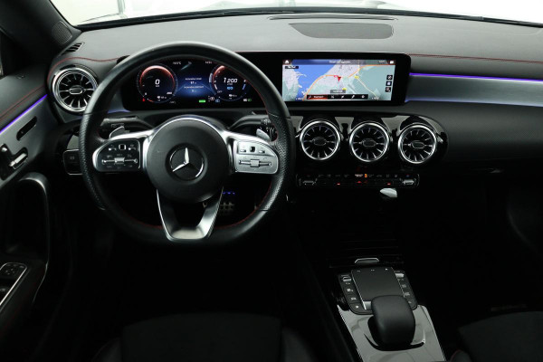 Mercedes-Benz CLA-Klasse Shooting Brake 250e AMG | Panoramadak | Carplay | Stoelverwarming | Matrix LED | Camera | Sfeerverlichting | Keyless | Widescreen | Leder/Alcantara | Full LED | Memory