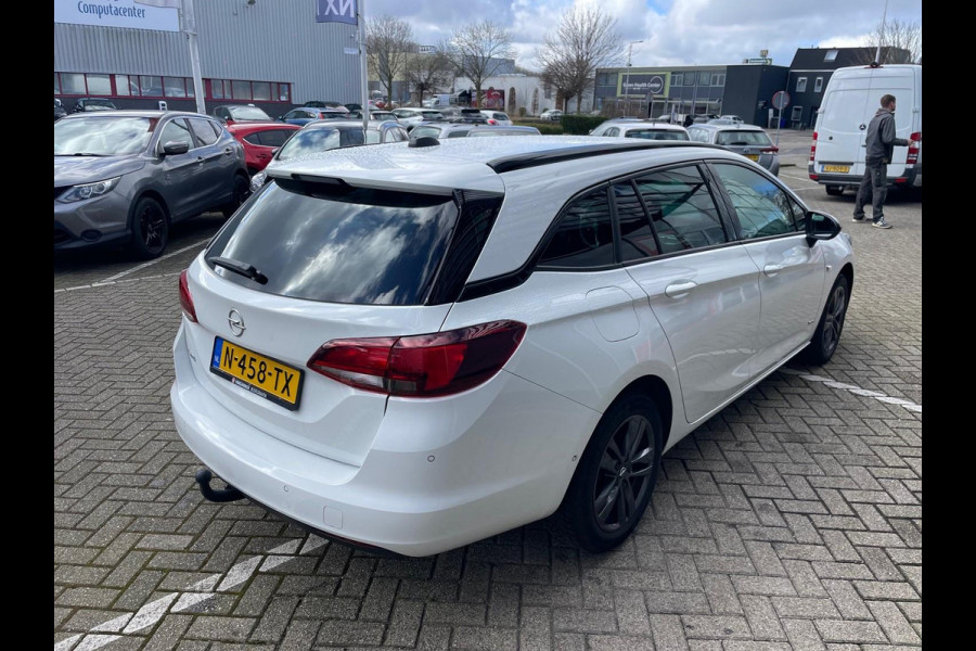 Opel Astra Sports Tourer 1.2 Design & Tech / camera / trekhaak