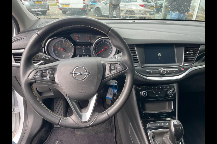 Opel Astra Sports Tourer 1.2 Design & Tech / camera / trekhaak