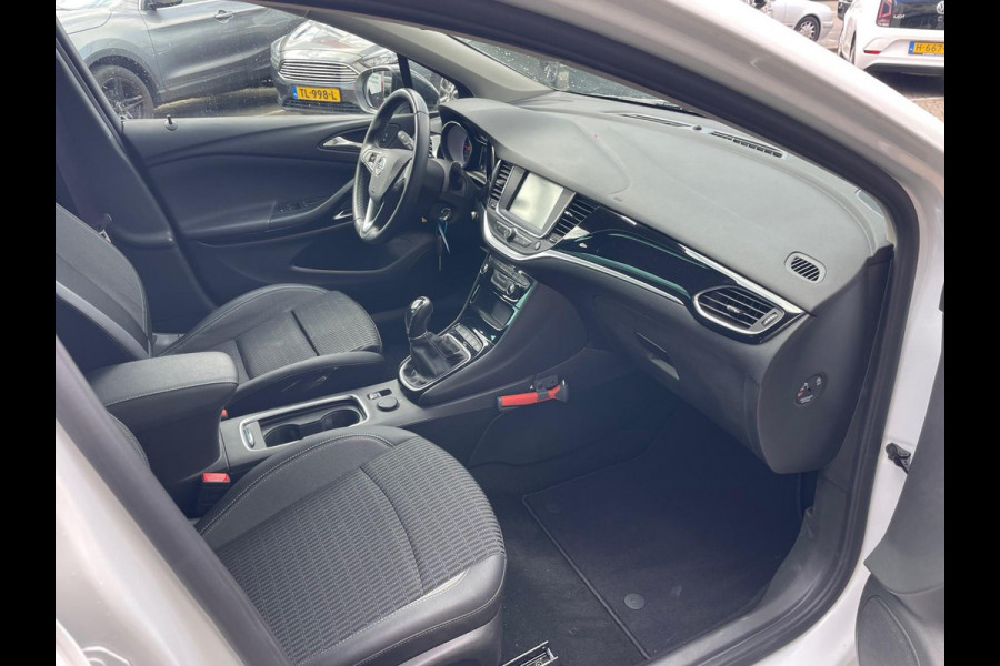 Opel Astra Sports Tourer 1.2 Design & Tech / camera / trekhaak
