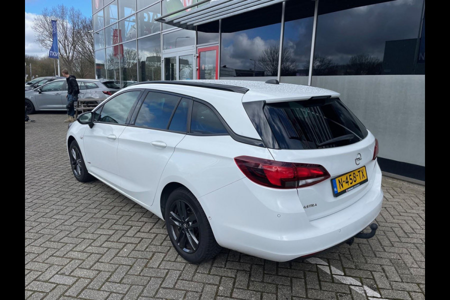Opel Astra Sports Tourer 1.2 Design & Tech / camera / trekhaak