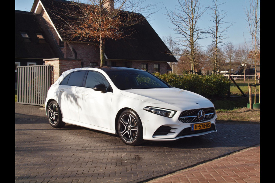 Mercedes-Benz A-Klasse 180 Business Solution AMG | Panoramadak | Camera | Apple Carplay | Cruise Control |