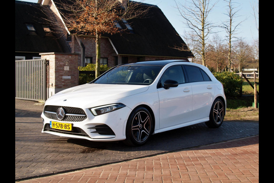 Mercedes-Benz A-Klasse 180 Business Solution AMG | Panoramadak | Camera | Apple Carplay | Cruise Control |