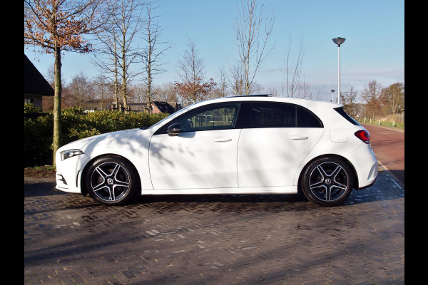 Mercedes-Benz A-Klasse 180 Business Solution AMG | Panoramadak | Camera | Apple Carplay | Cruise Control |