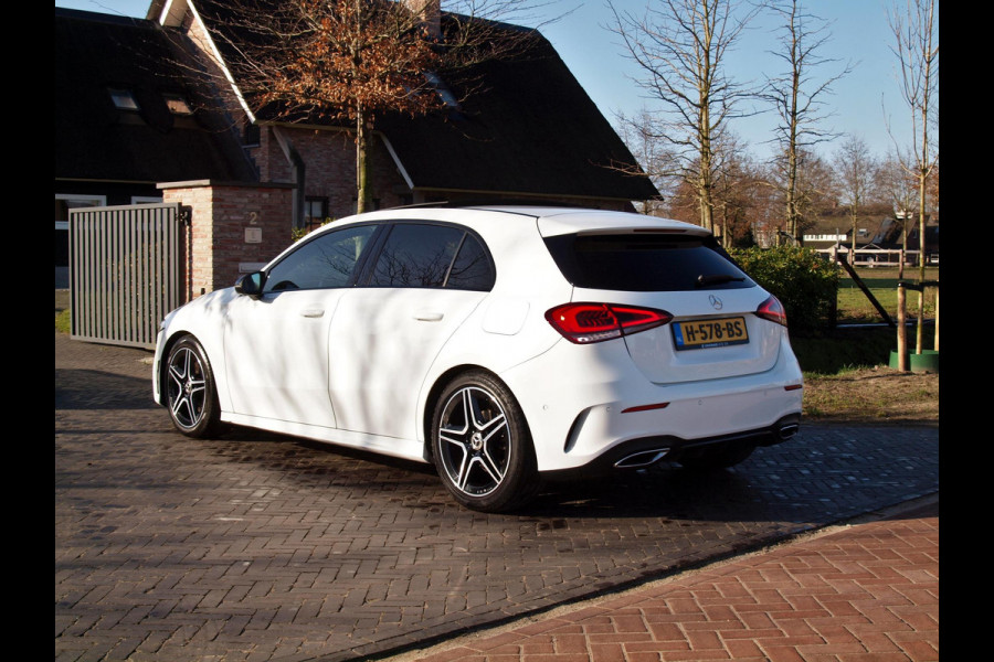 Mercedes-Benz A-Klasse 180 Business Solution AMG | Panoramadak | Camera | Apple Carplay | Cruise Control |