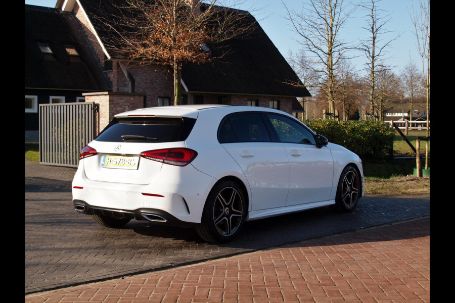 Mercedes-Benz A-Klasse 180 Business Solution AMG | Panoramadak | Camera | Apple Carplay | Cruise Control |