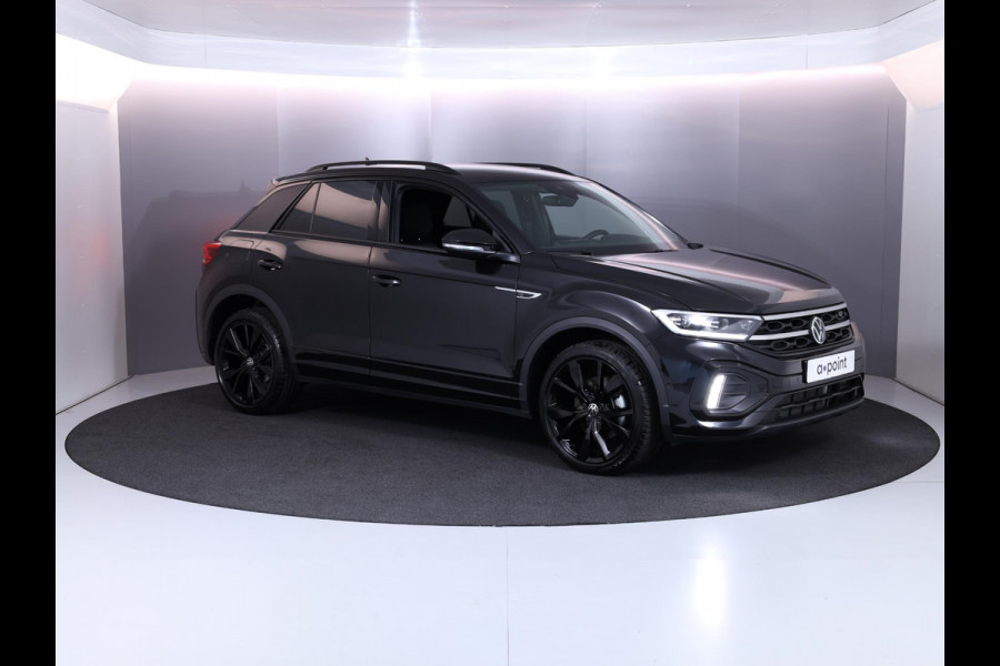 Volkswagen T-Roc 1.5 TSI R-Line 150PK Automaat (DSG) | Black Style | 19"LM velgen | Trekhaak afneembaar | Parkeercamera |