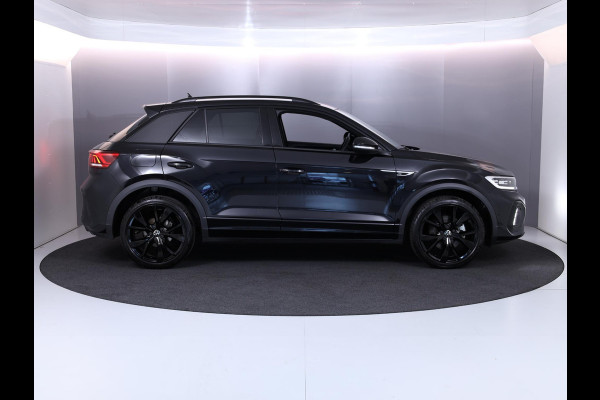 Volkswagen T-Roc 1.5 TSI R-Line 150PK Automaat (DSG) | Black Style | 19"LM velgen | Trekhaak afneembaar | Parkeercamera |