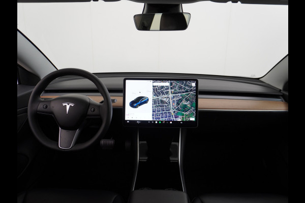 Tesla Model 3 SR+ 60kWh 325PK FSD-3 Computer AutoPilot Leder PanoDak Adaptive-Cruise Lmv 18" Camera's Elektr.-Stuur+Stoelen+Spiegels+Geheugen+ Navi LED Comfortstoelen ACC DAB Voorverwarmen interieur via App Keyless via Telefoonsleutel One-Pedal-Drive Origineel Nederlandse auto tot 11kw laden thuis! Garantie Accu tot  01-05-2028 max 160.000km 1.584kg licht!